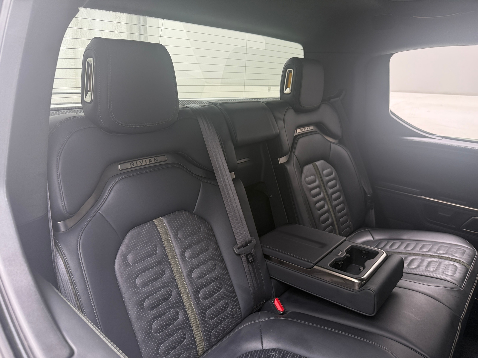 Thumbnail: 2022 Rivian R1T - 5