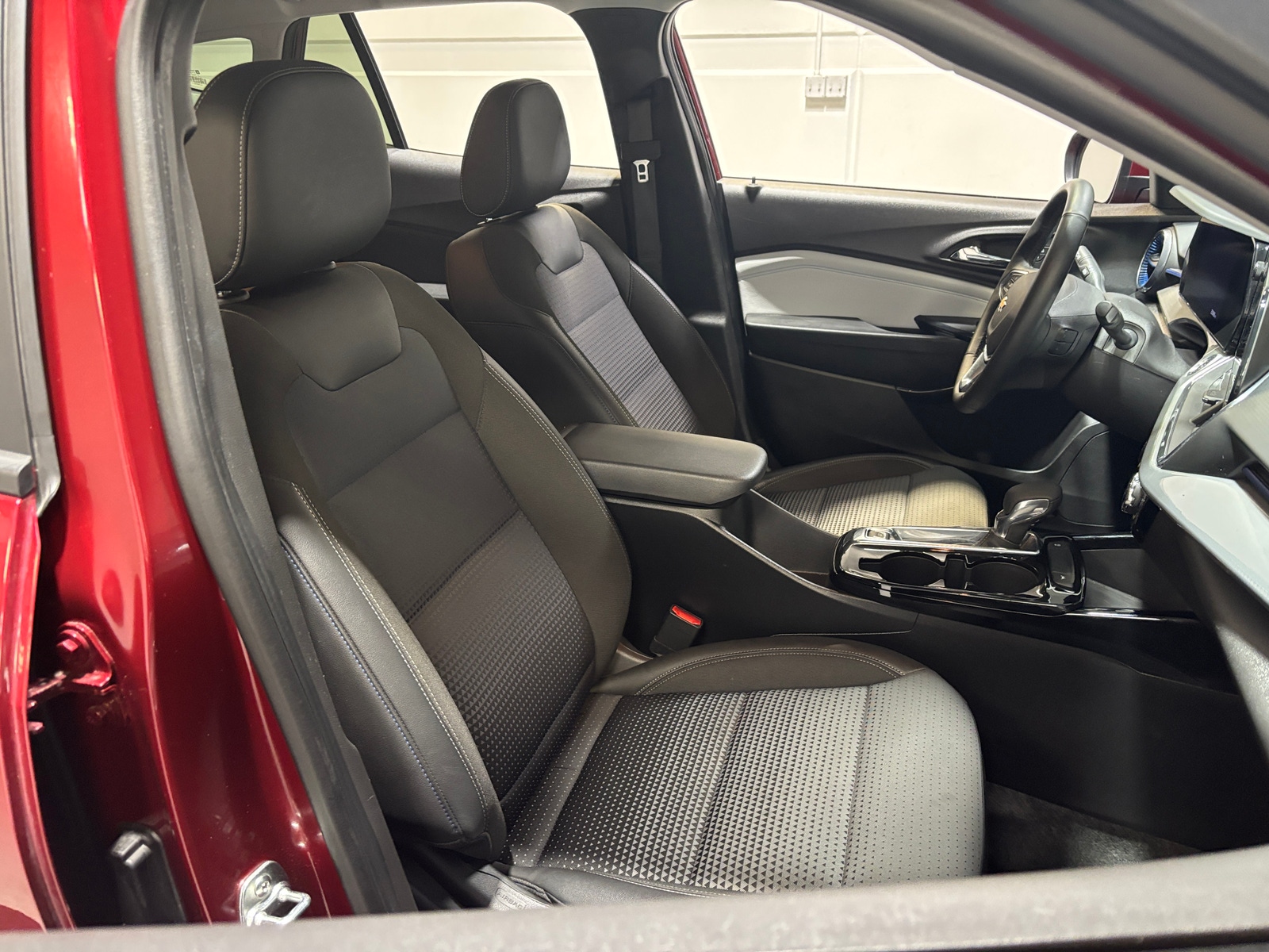 Thumbnail: 2025 Chevrolet Trax - 2