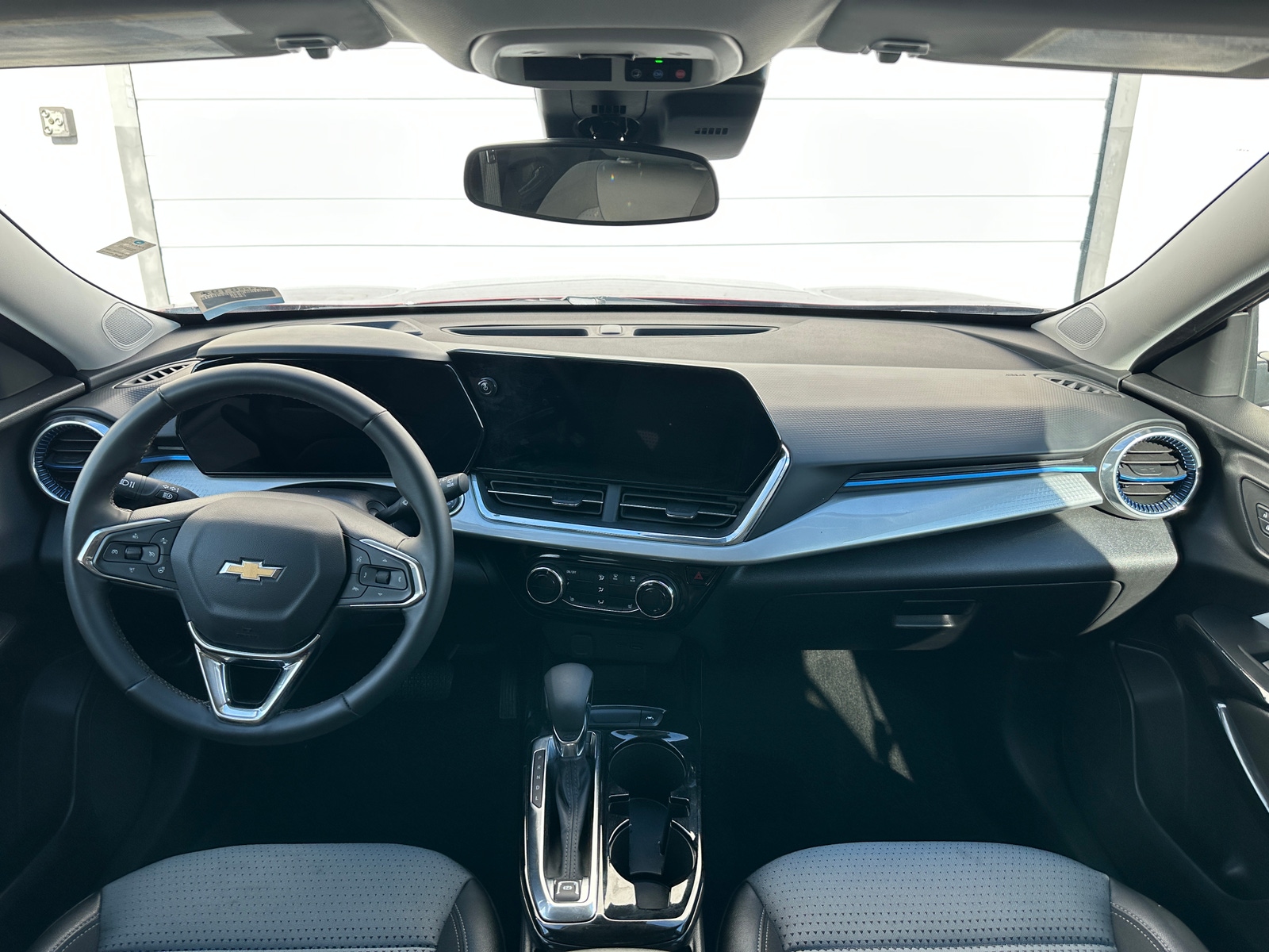 Thumbnail: 2025 Chevrolet Trax - 3