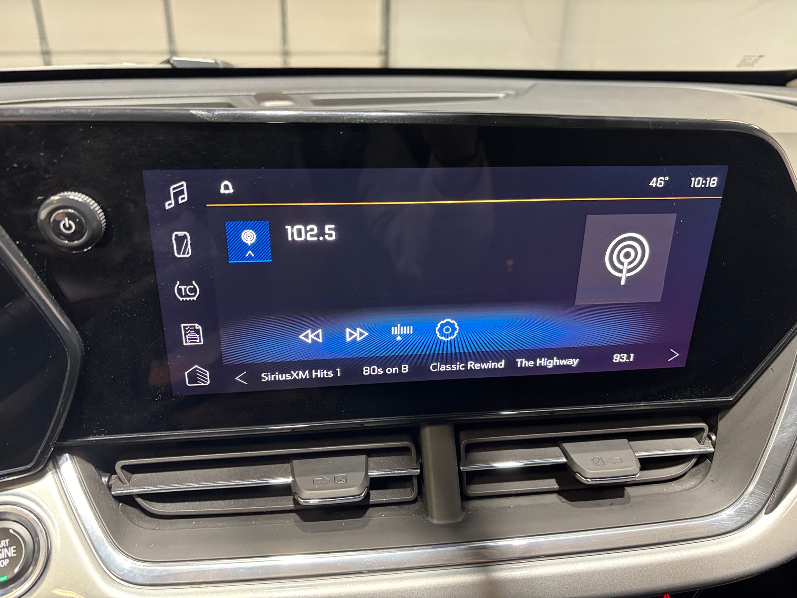 Thumbnail: 2025 Chevrolet Trax - 4