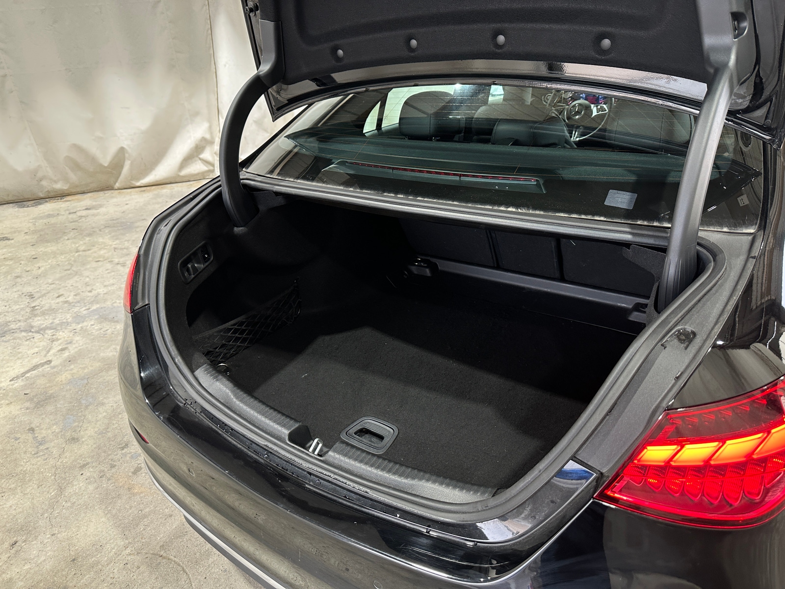 Thumbnail: 2025 Mercedes-Benz C-Class - 6