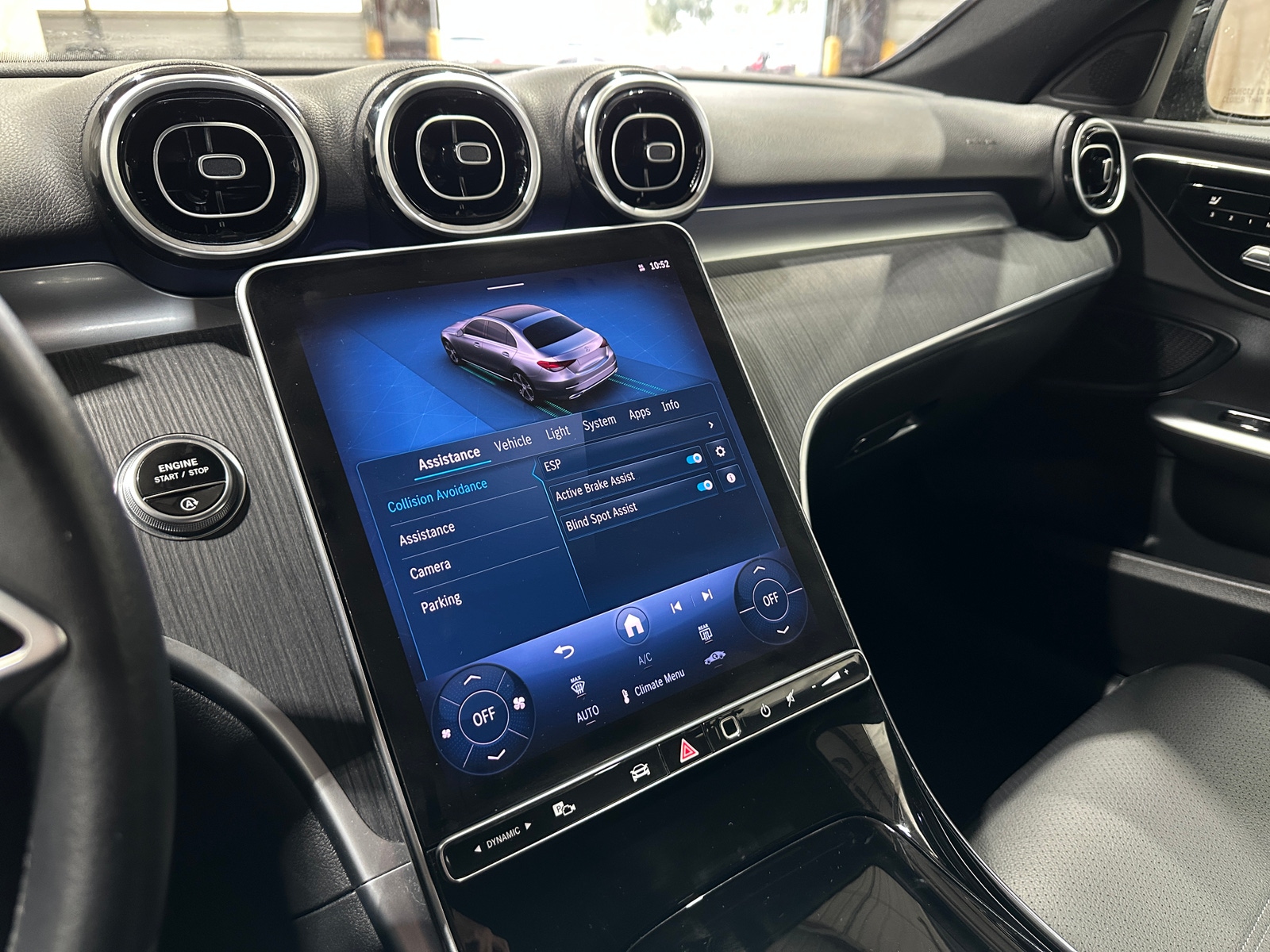 Thumbnail: 2025 Mercedes-Benz C-Class - 3