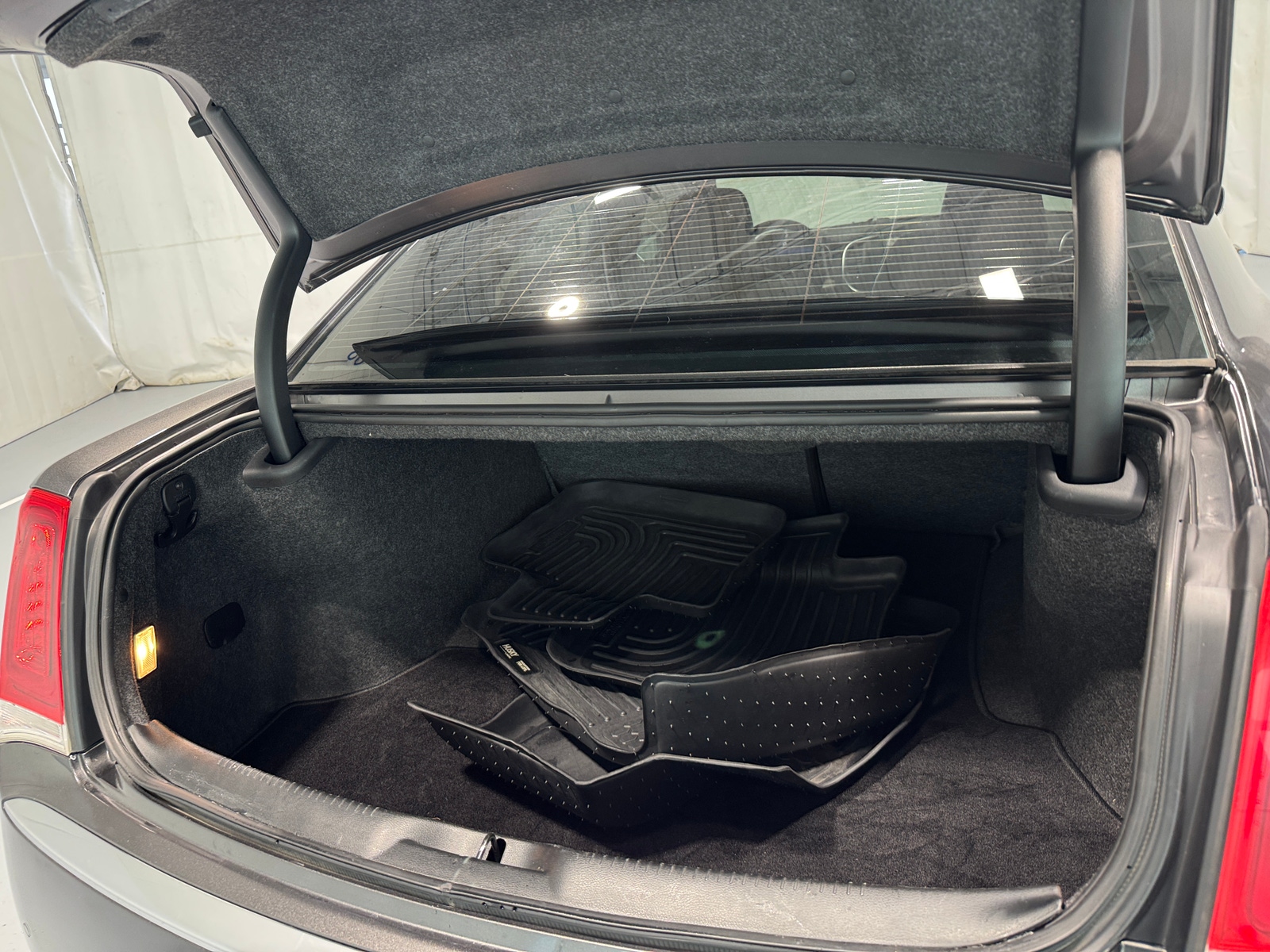 Thumbnail: 2018 Chrysler 300 - 6