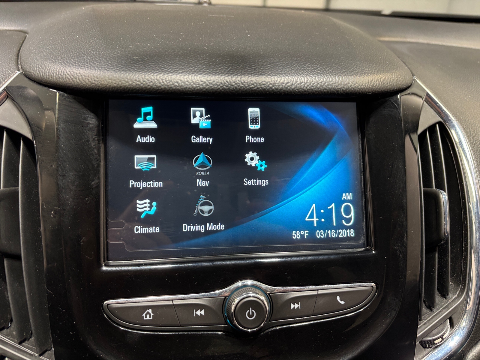 Thumbnail: 2018 Chevrolet Cruze - 3