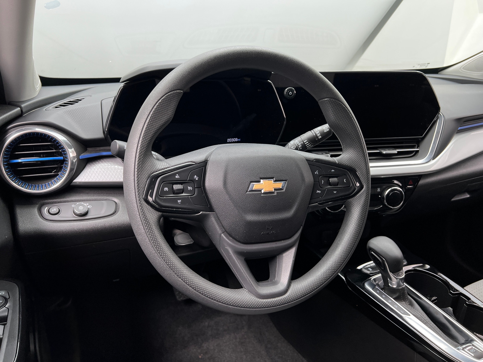 Thumbnail: 2025 Chevrolet Trax - 5