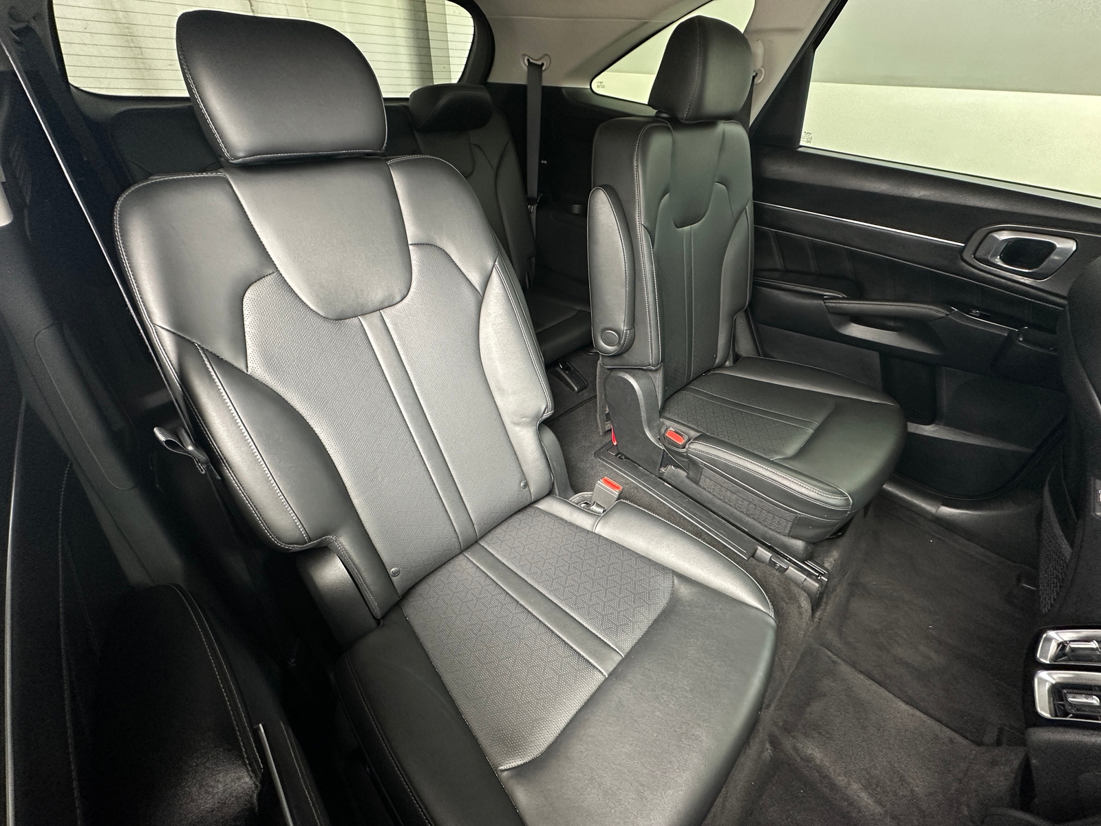 Thumbnail: 2023 Kia Sorento - 5