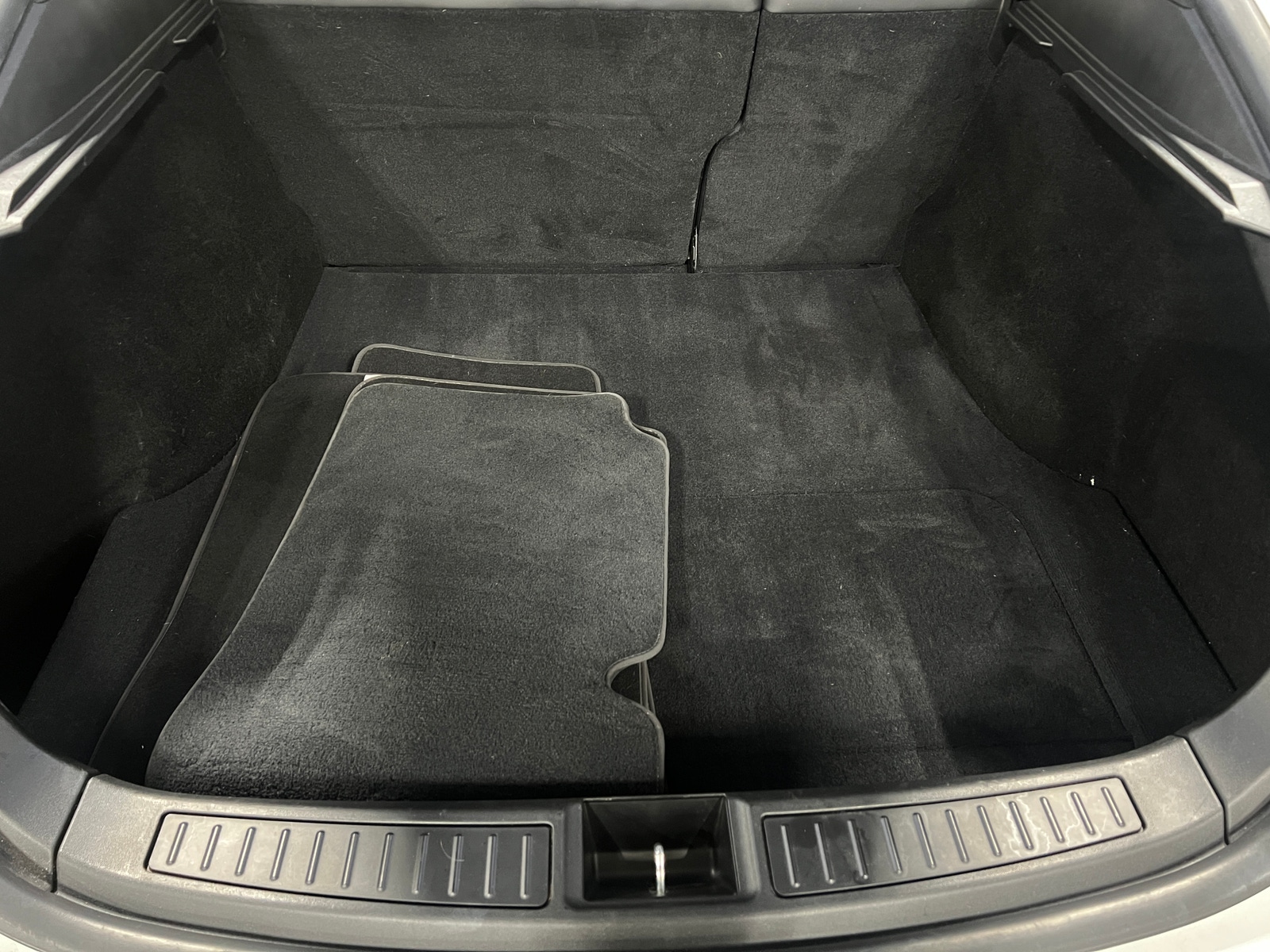 Thumbnail: 2020 Tesla Model S - 6