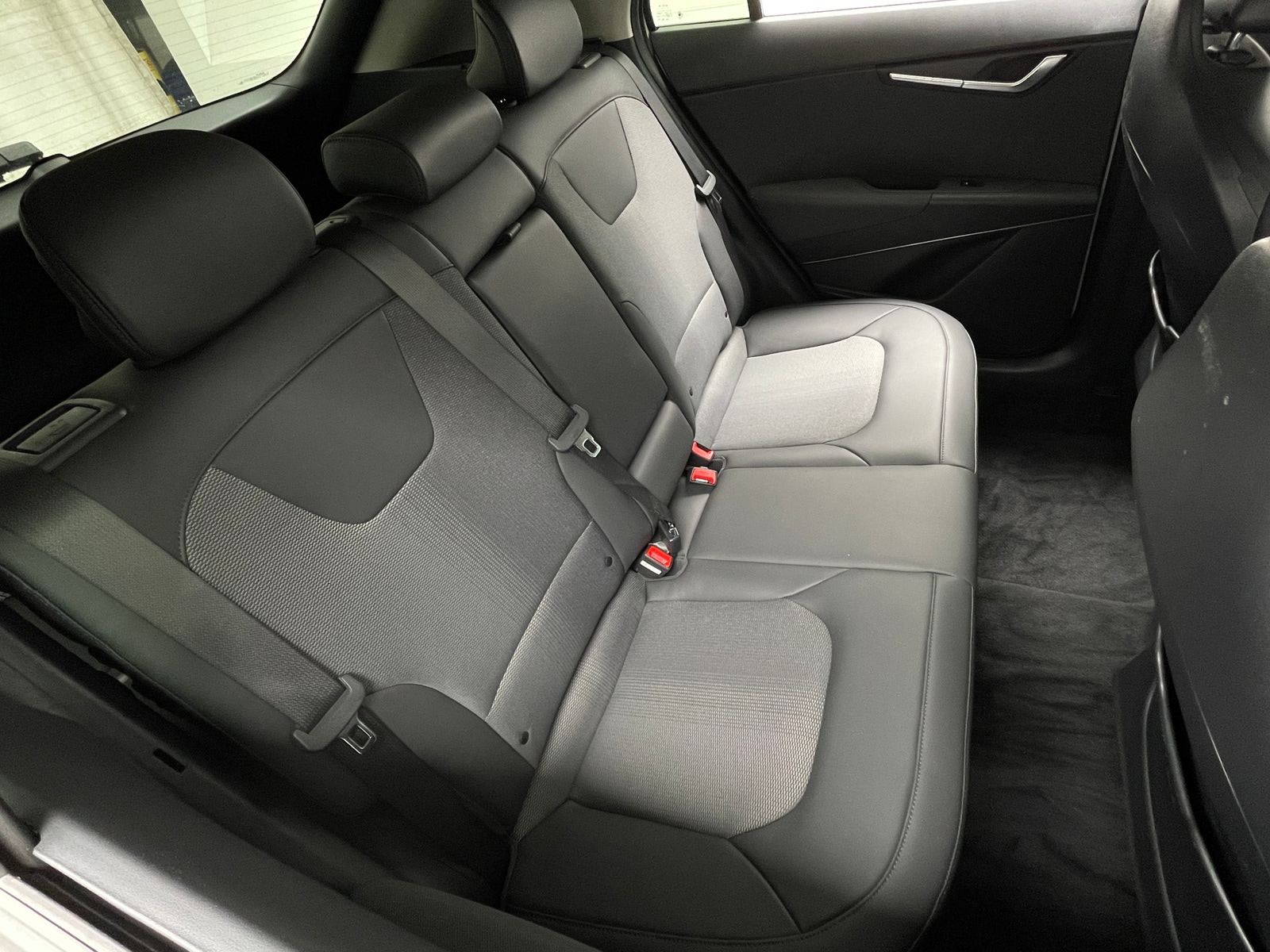 Thumbnail: 2024 Kia Niro - 5