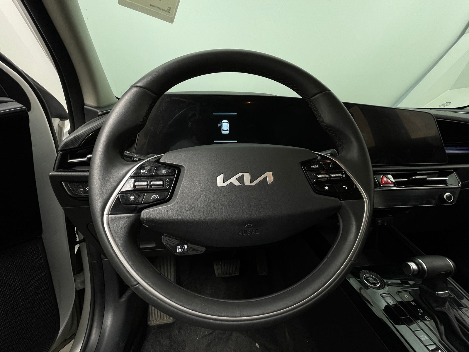 Thumbnail: 2024 Kia Niro - 4