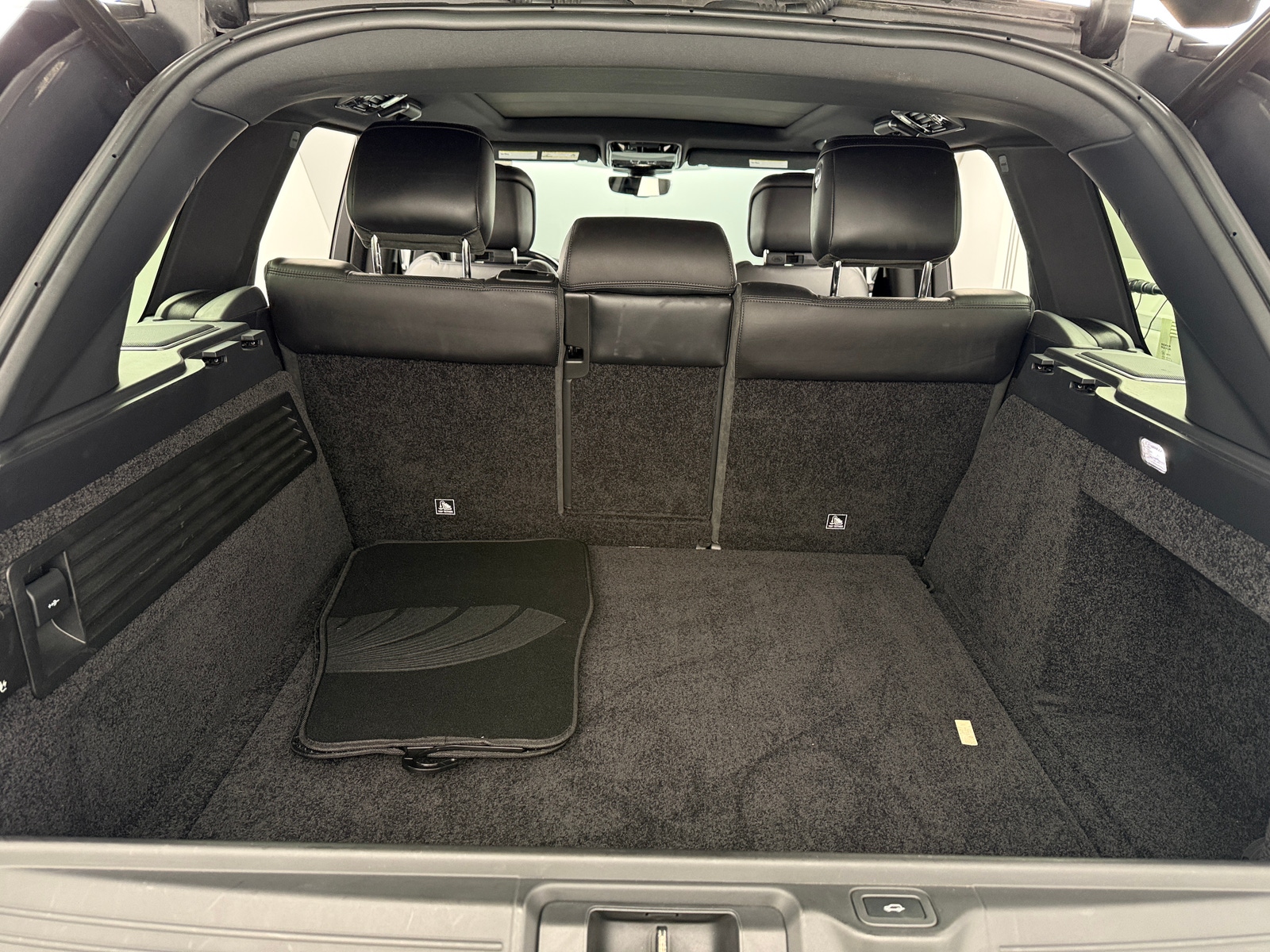 Thumbnail: 2020 Land Rover Range Rover - 6