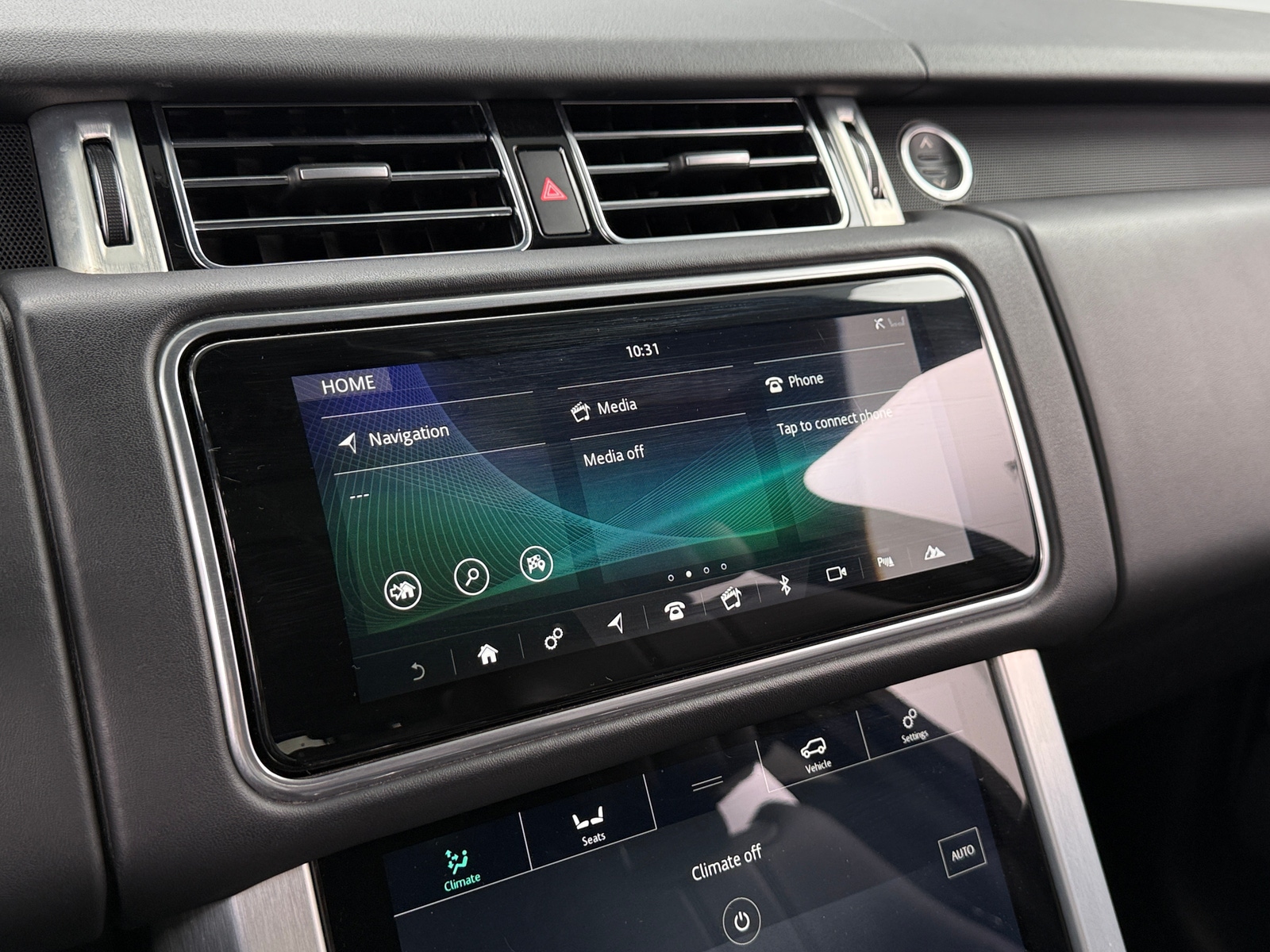 Thumbnail: 2020 Land Rover Range Rover - 3