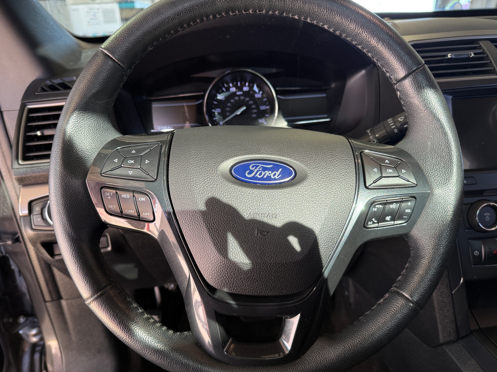 Thumbnail: 2018 Ford Explorer - 5