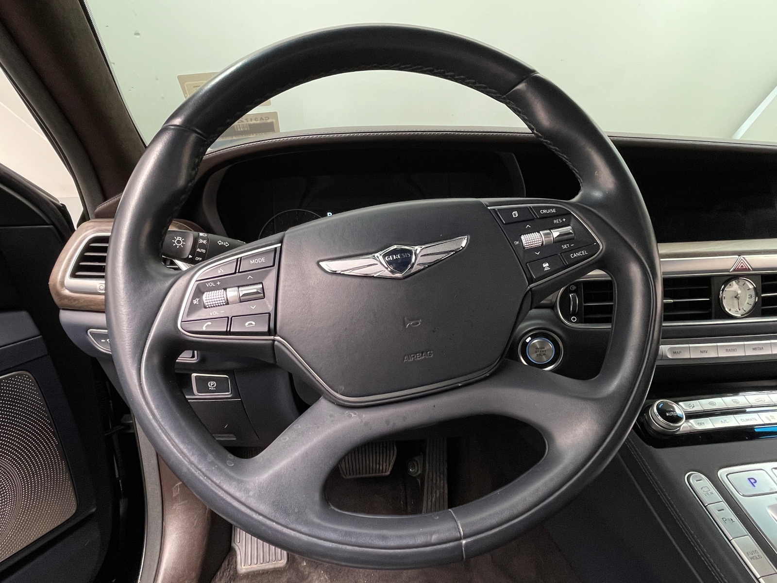 Thumbnail: 2020 Genesis G90 - 4