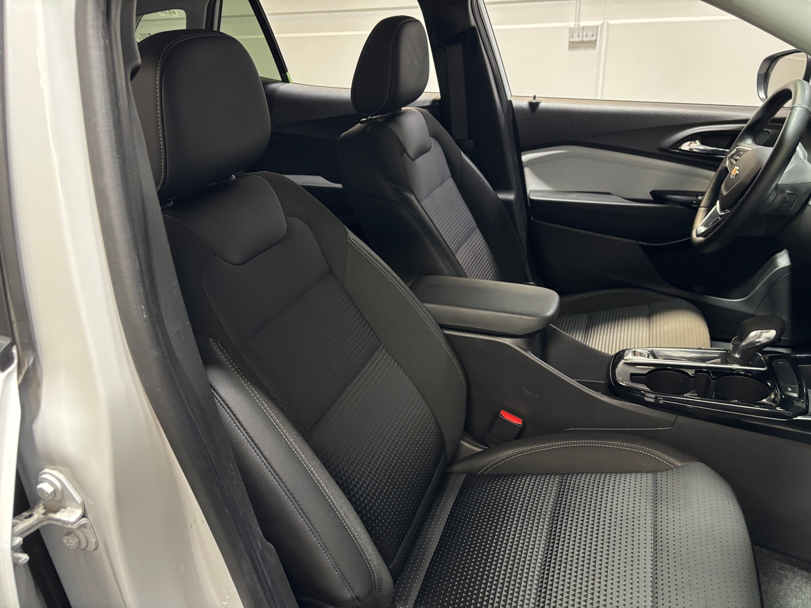 Thumbnail: 2025 Chevrolet Trax - 2