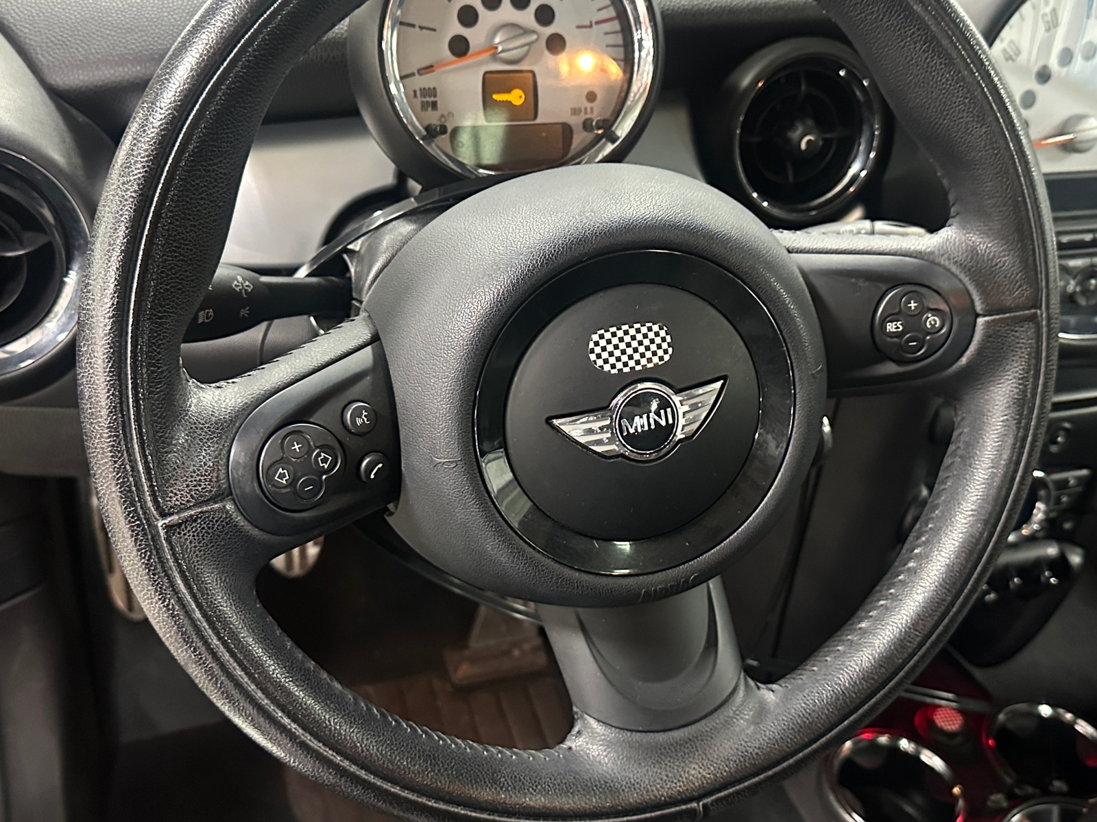 Thumbnail: 2013 MINI Cooper Hardtop - 3