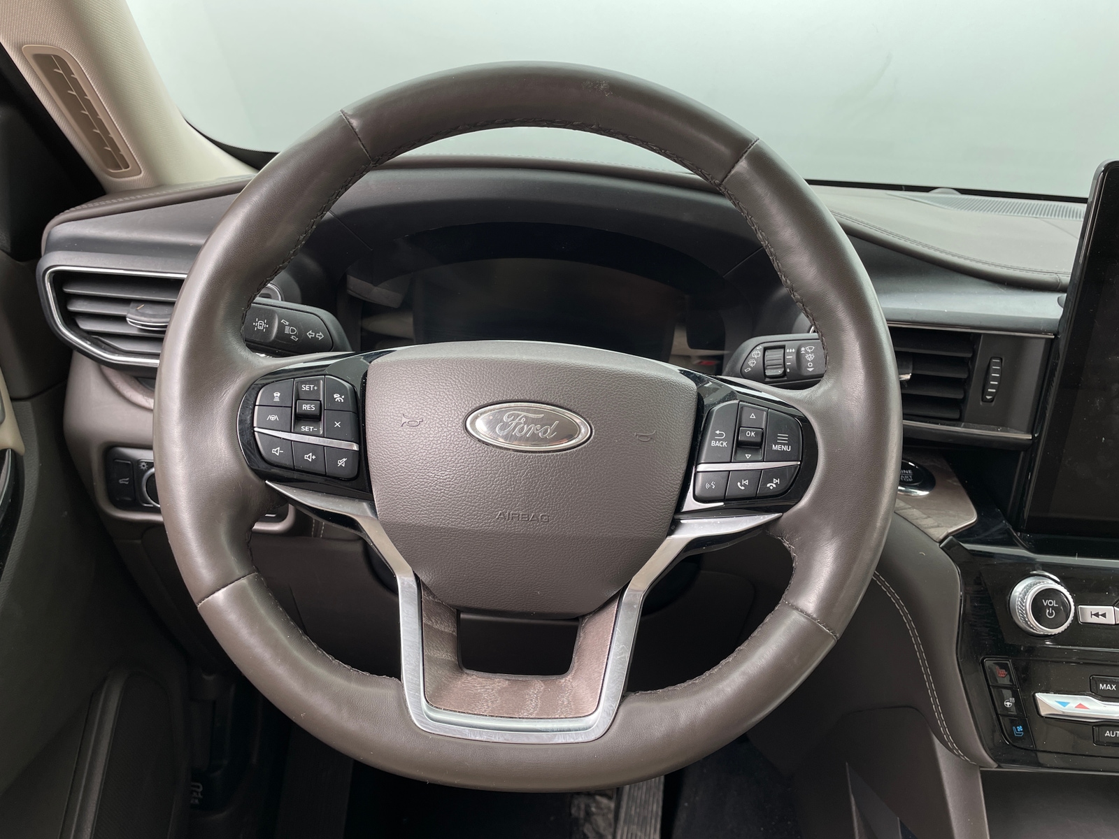 Thumbnail: 2023 Ford Explorer - 4