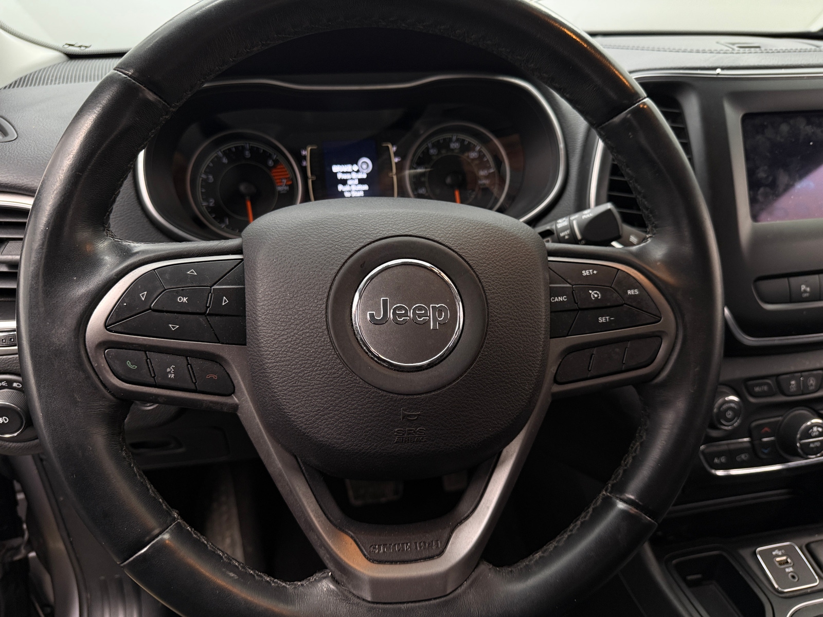 Thumbnail: 2019 Jeep Cherokee - 5