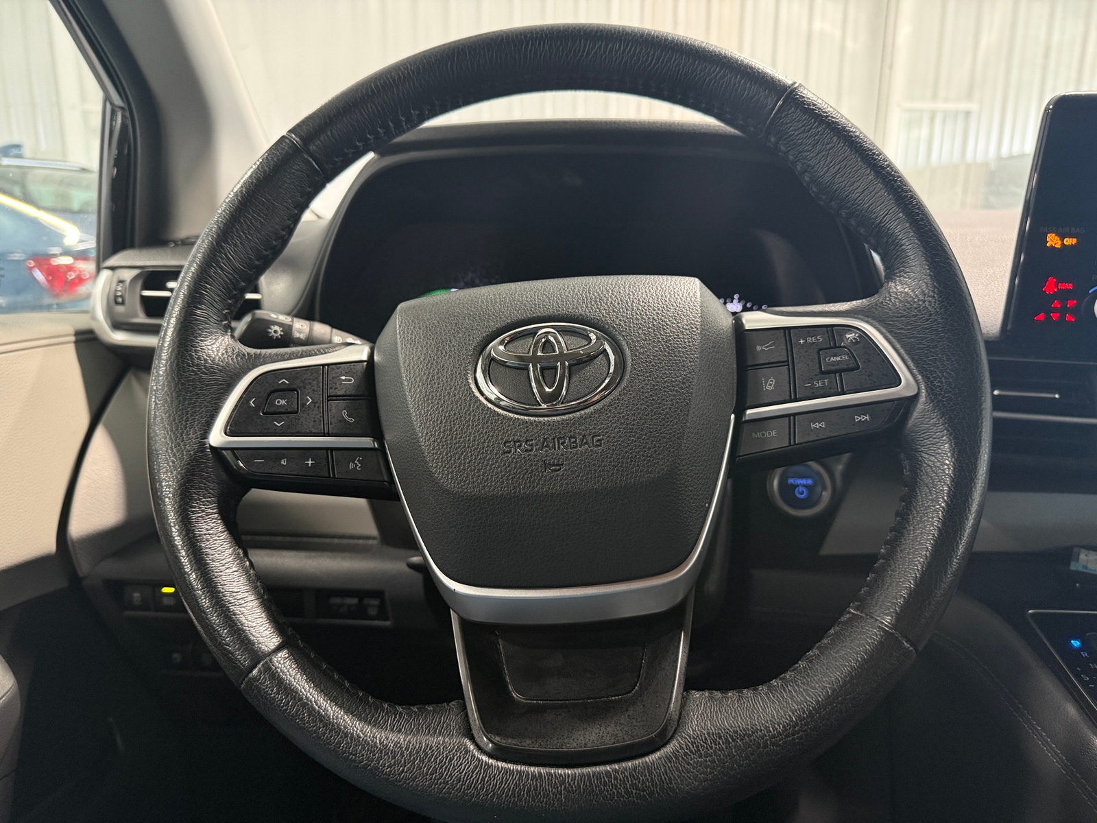 Thumbnail: 2022 Toyota Sienna - 4