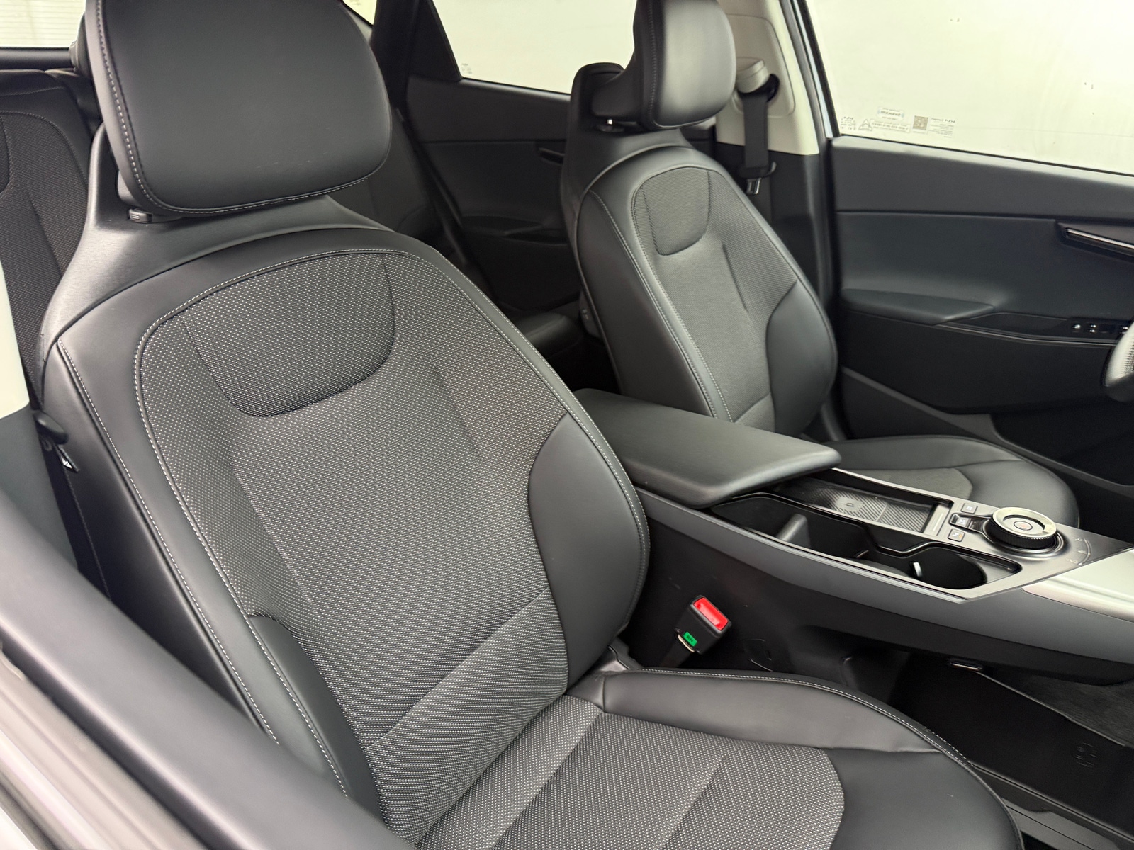 Thumbnail: 2025 Kia EV6 - 2