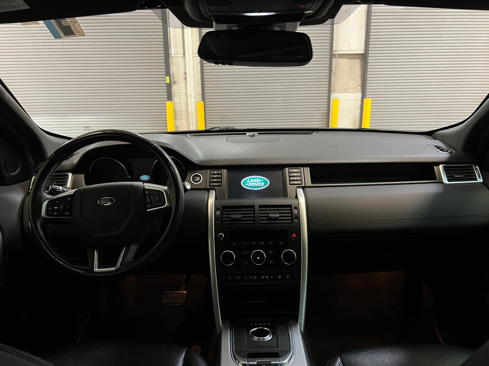 Thumbnail: 2018 Land Rover Discovery Sport - 2