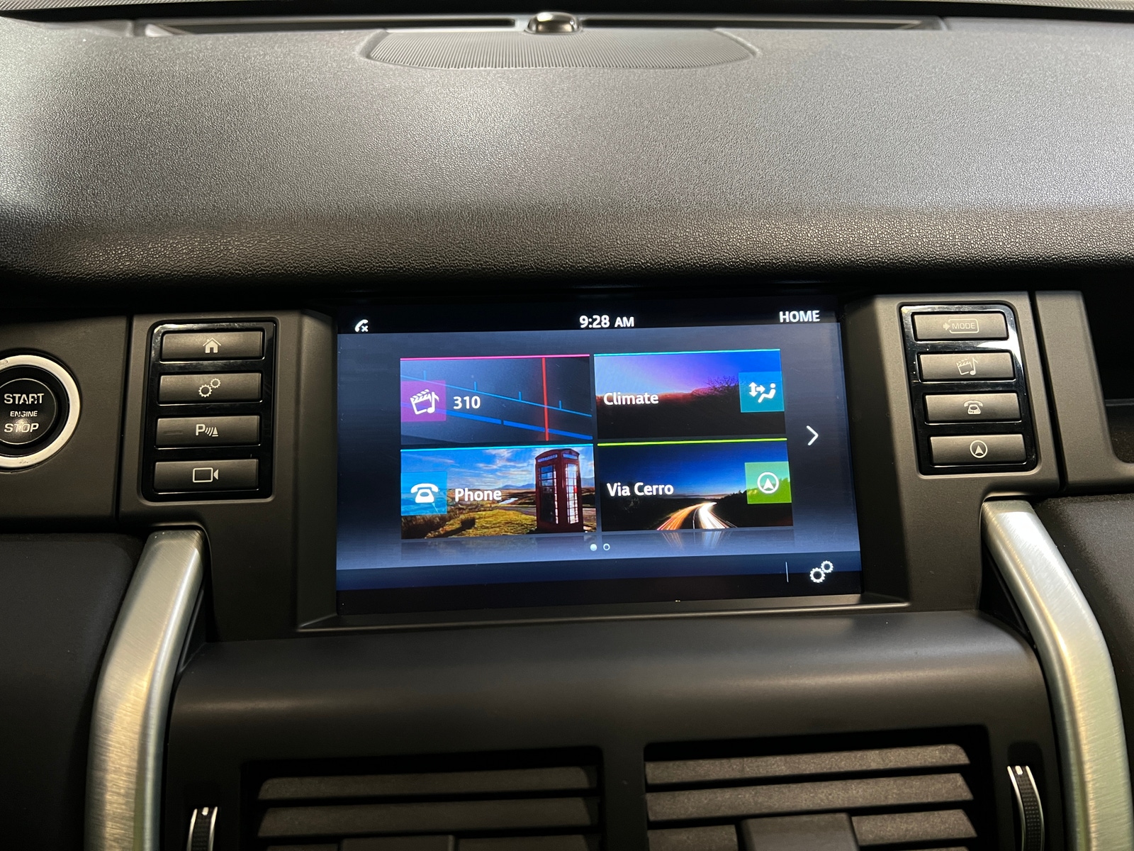 Thumbnail: 2018 Land Rover Discovery Sport - 3