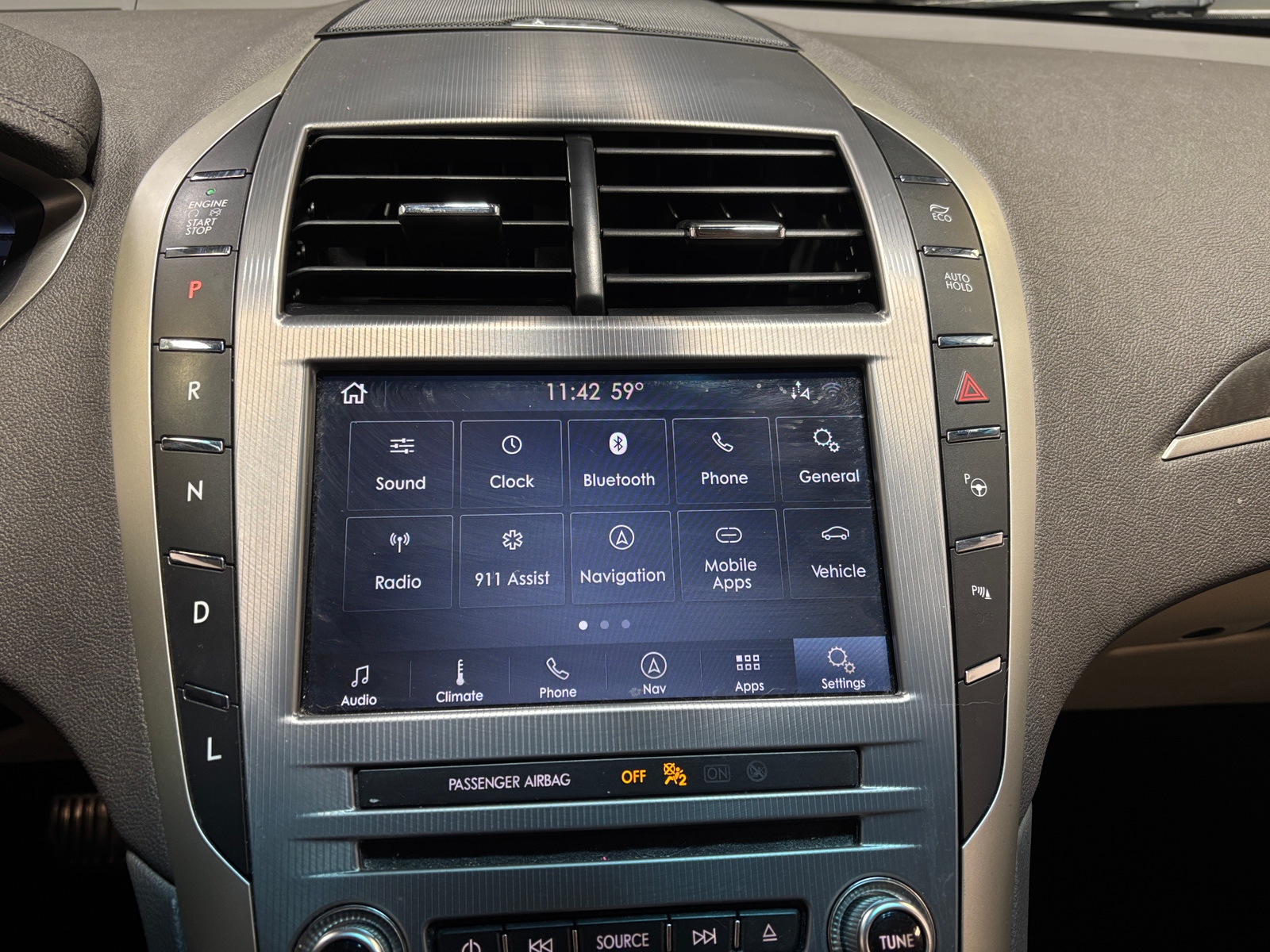 Thumbnail: 2020 Lincoln MKZ - 3