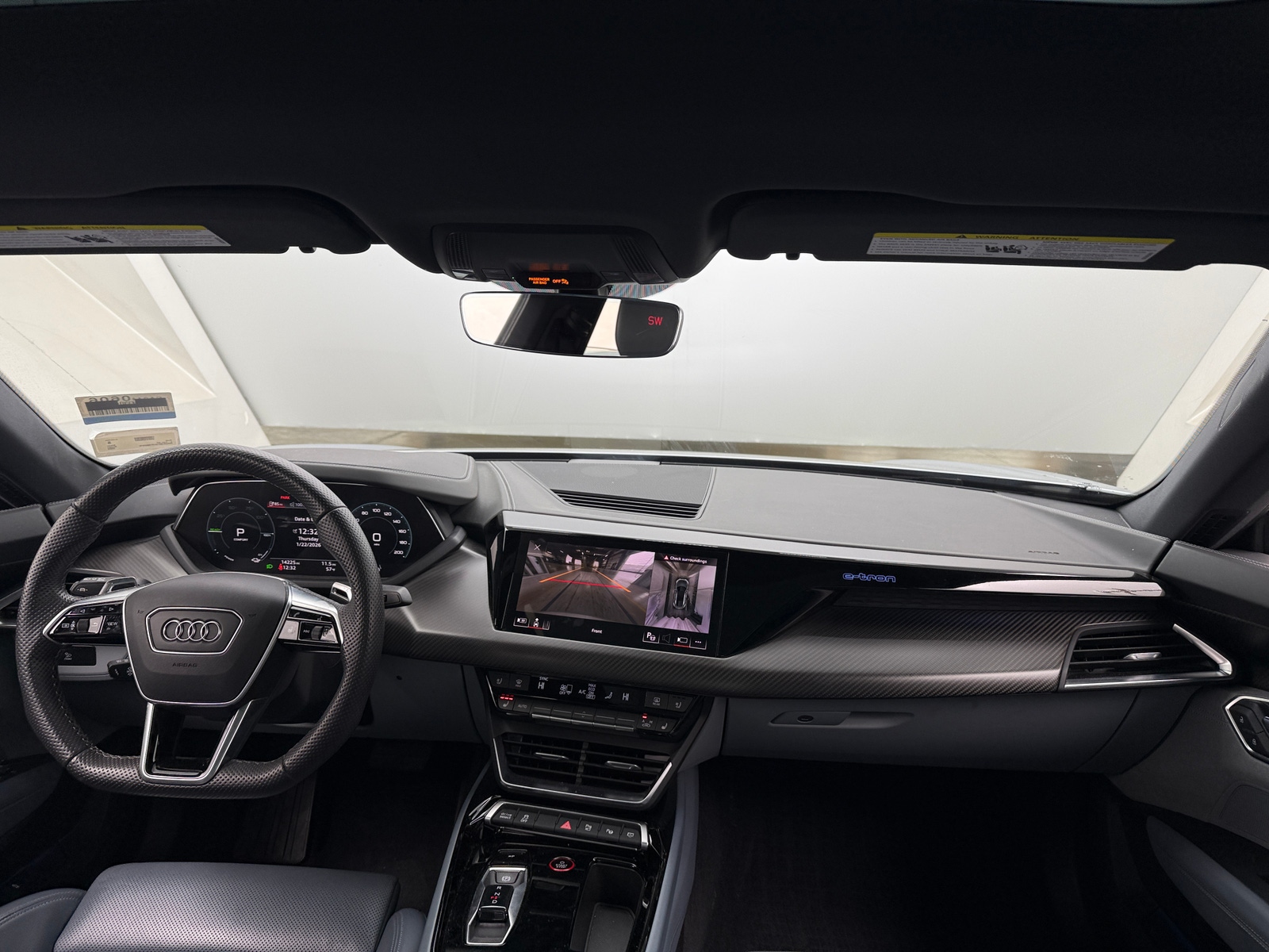 Thumbnail: 2023 Audi e-tron GT - 2