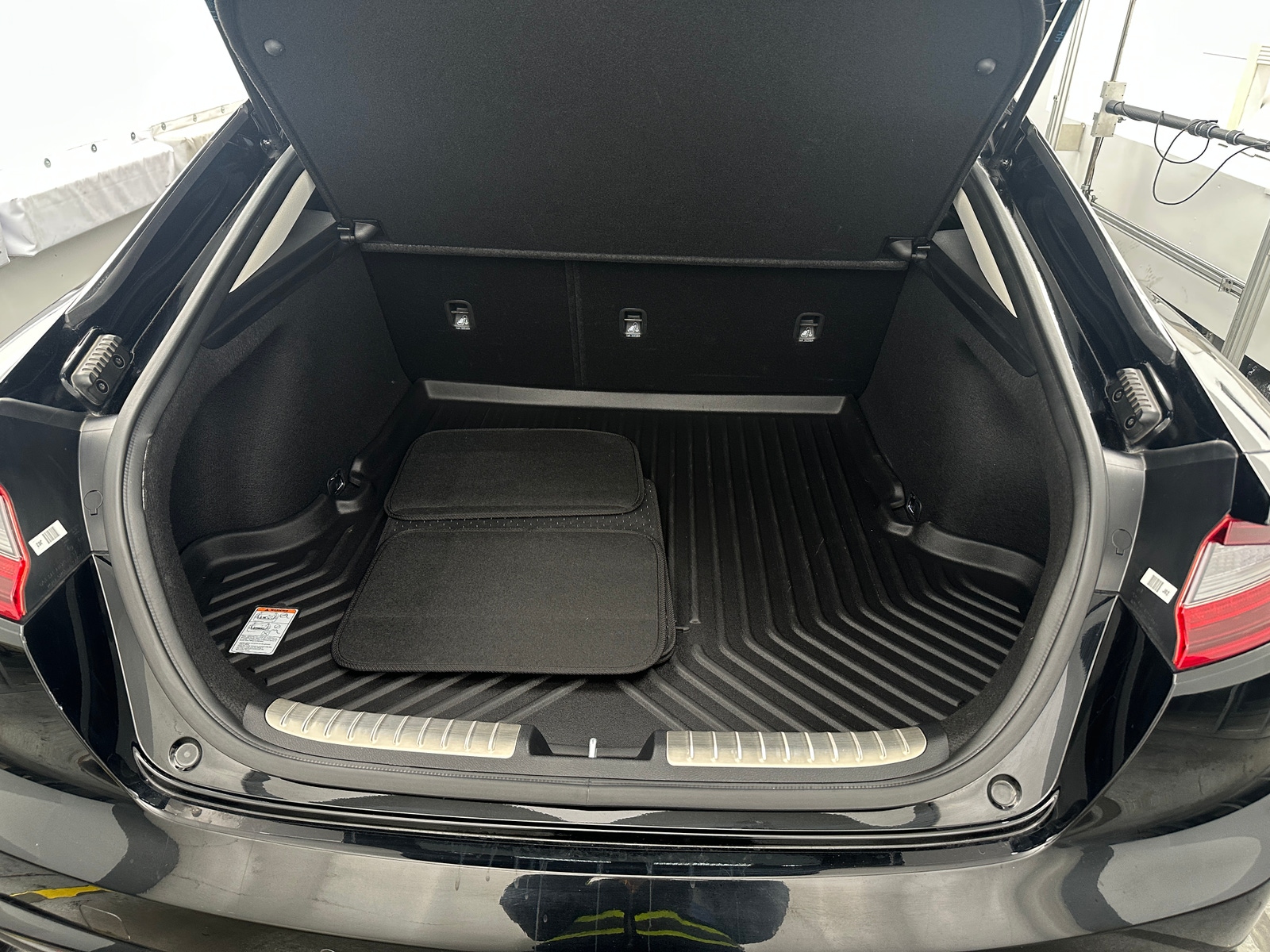 Thumbnail: 2018 Kia Stinger - 6