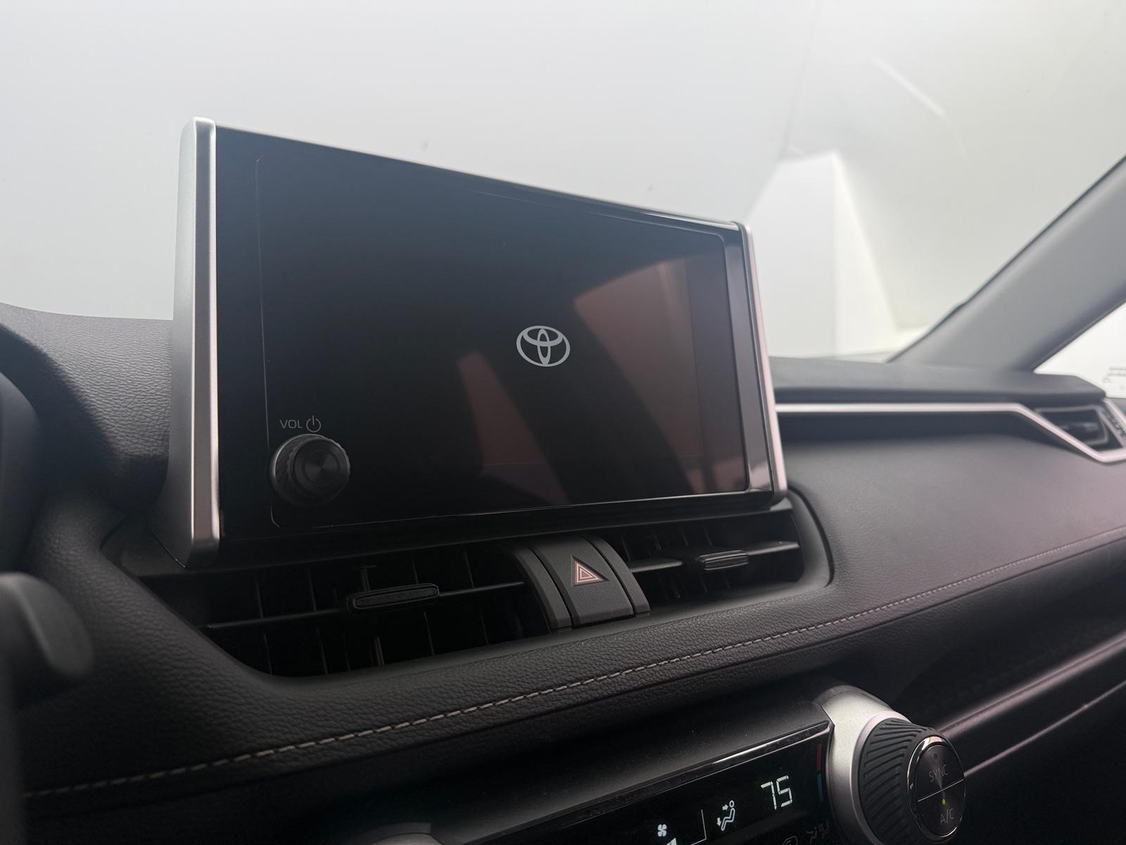 Thumbnail: 2025 Toyota RAV4 - 4