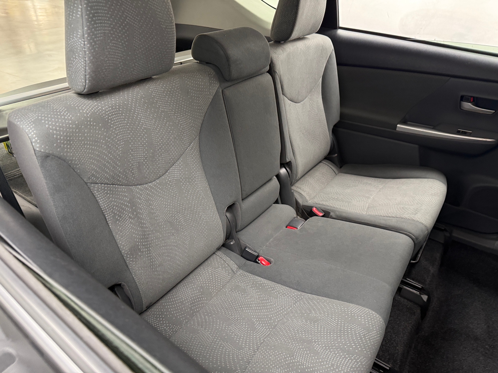 Thumbnail: 2014 Toyota Prius v - 6