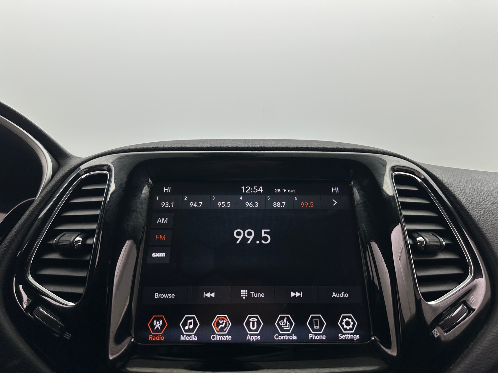 Thumbnail: 2020 Jeep Compass - 3