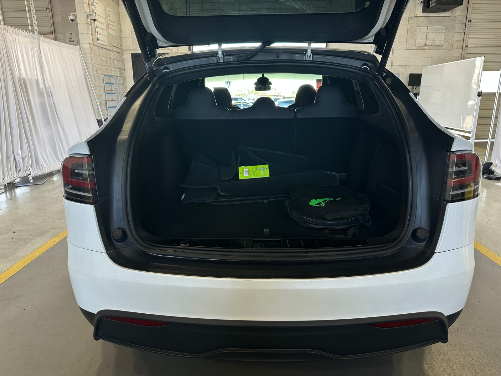 Thumbnail: 2023 Tesla Model X - 6