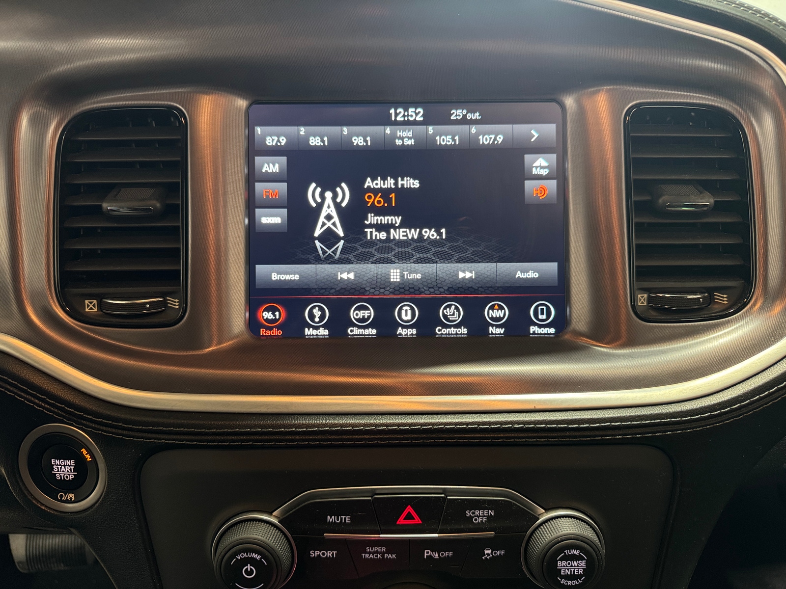 Thumbnail: 2019 Dodge Charger - 4