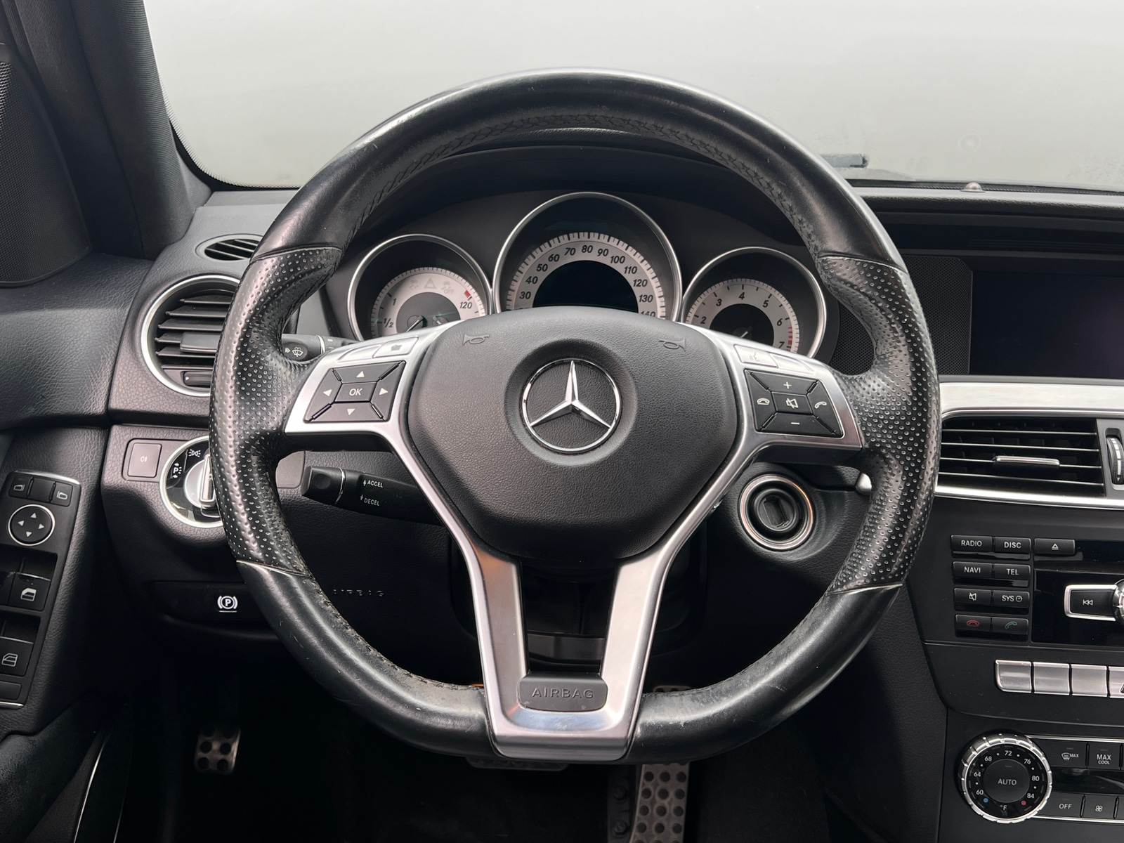 Thumbnail: 2014 Mercedes-Benz C-Class - 4