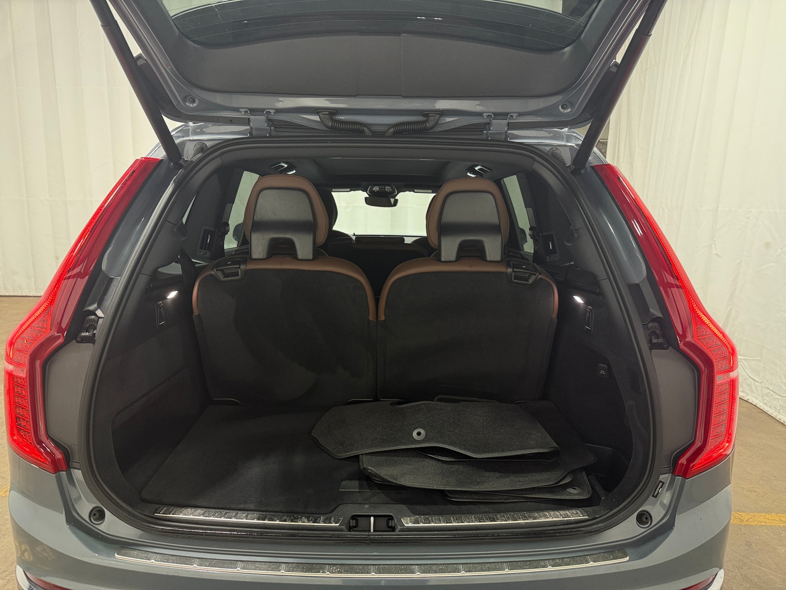 Thumbnail: 2023 Volvo XC90 - 6