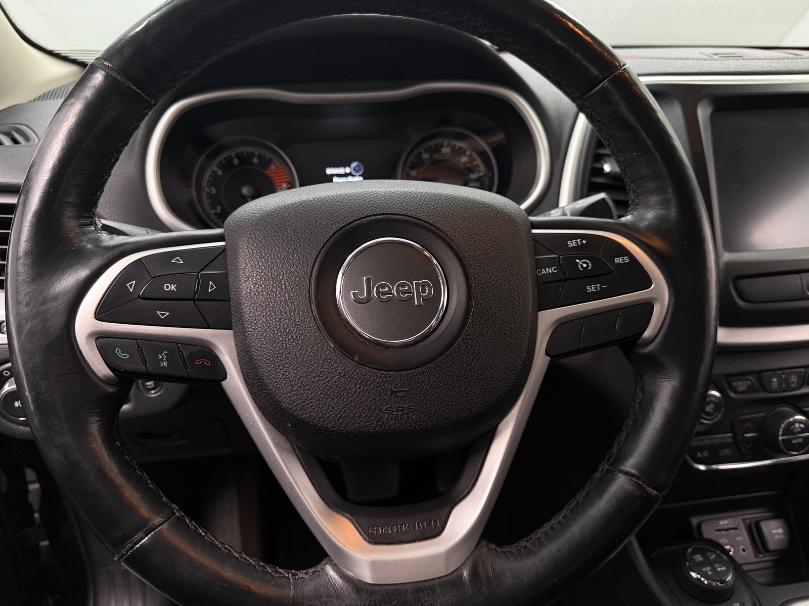 Thumbnail: 2016 Jeep Cherokee - 5