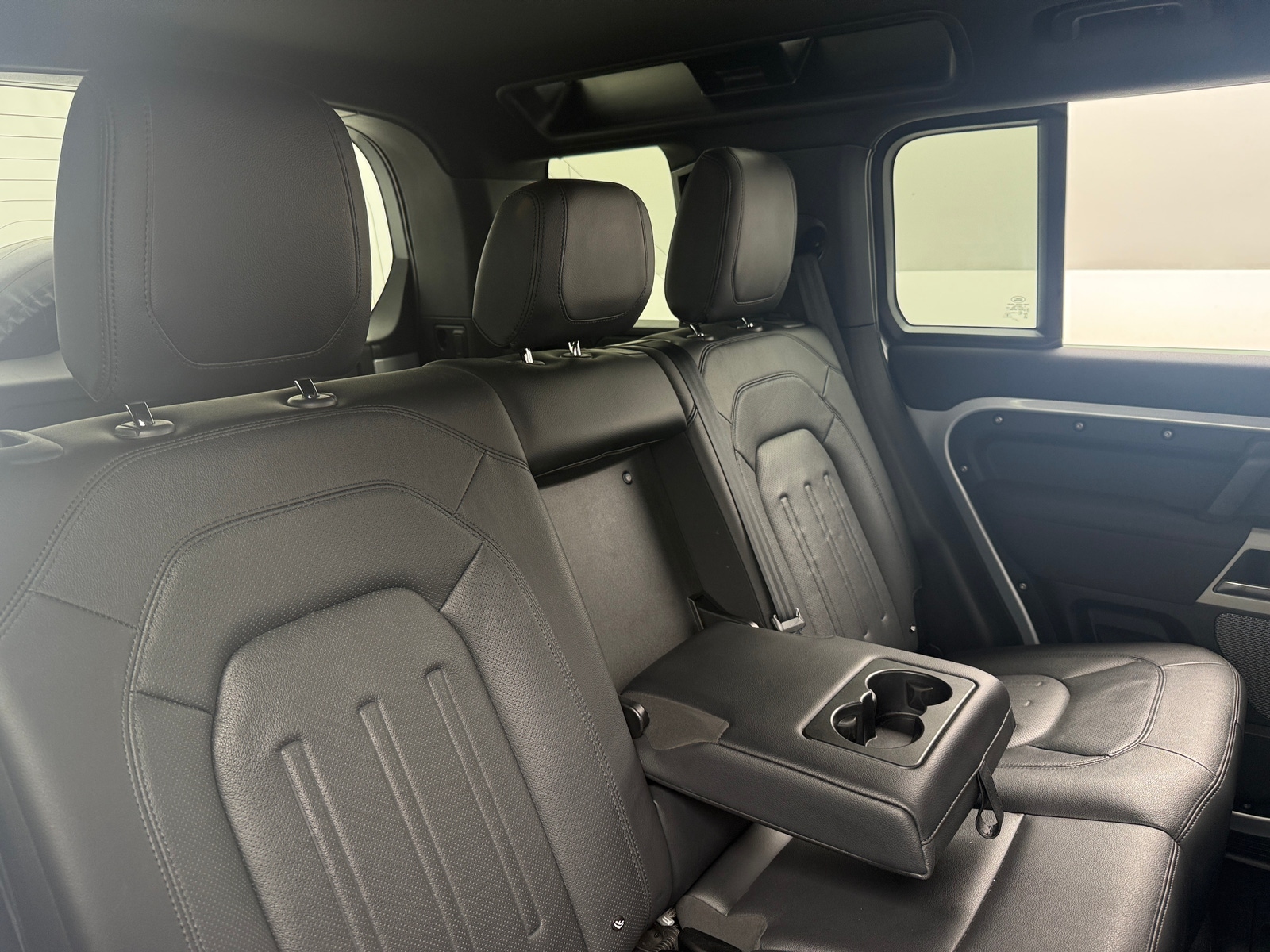 Thumbnail: 2022 Land Rover Defender - 5