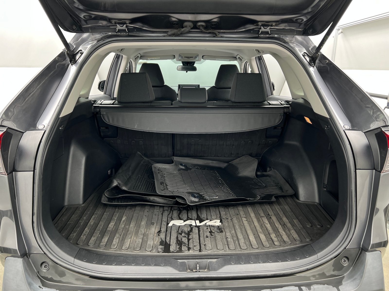 Thumbnail: 2021 Toyota RAV4 - 7