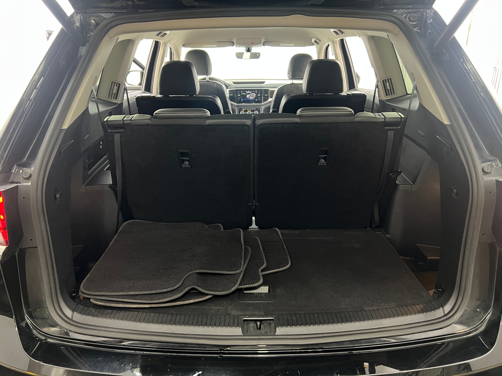 Thumbnail: 2023 Volkswagen Atlas - 6