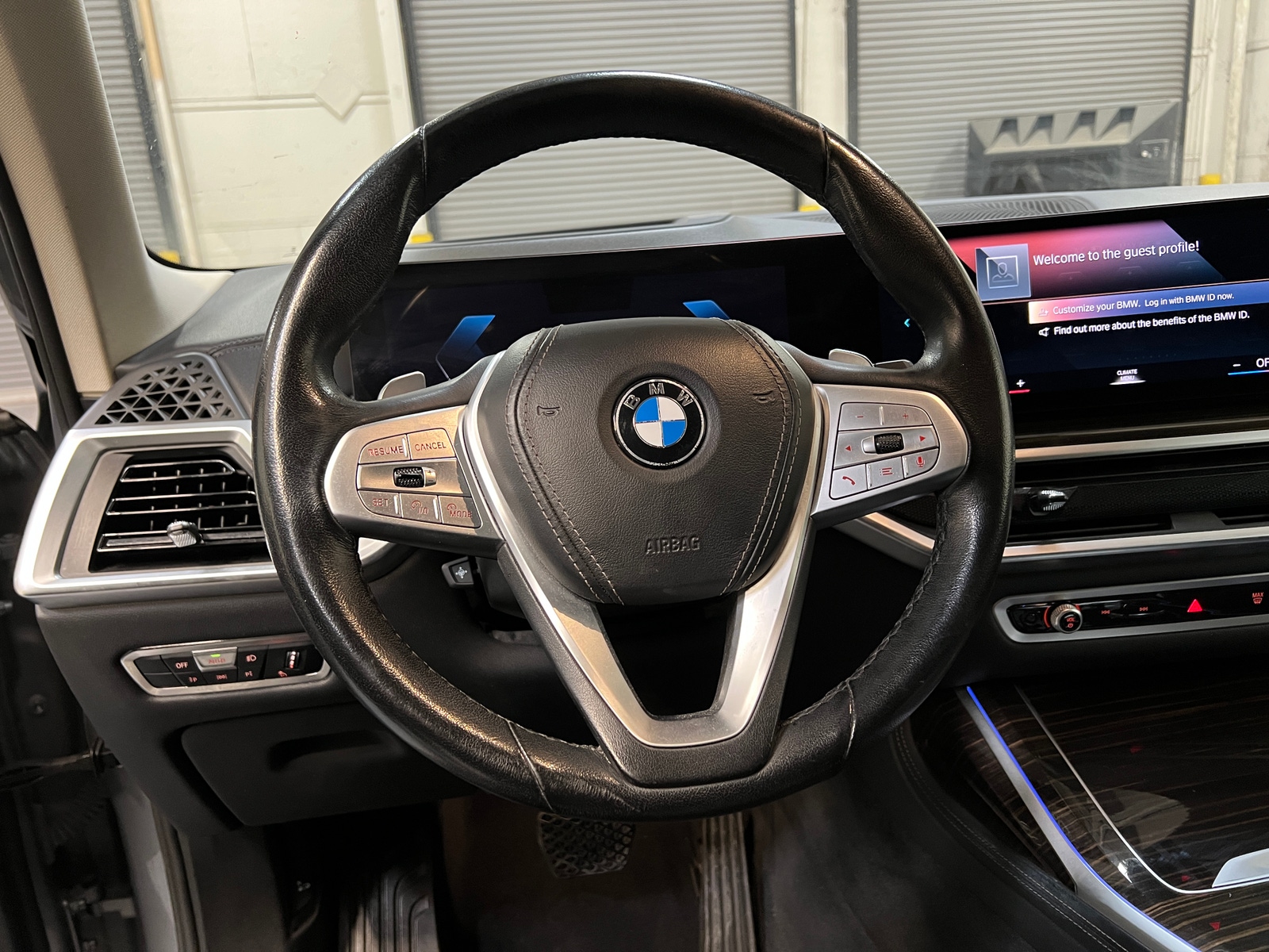Thumbnail: 2023 BMW X7 - 4