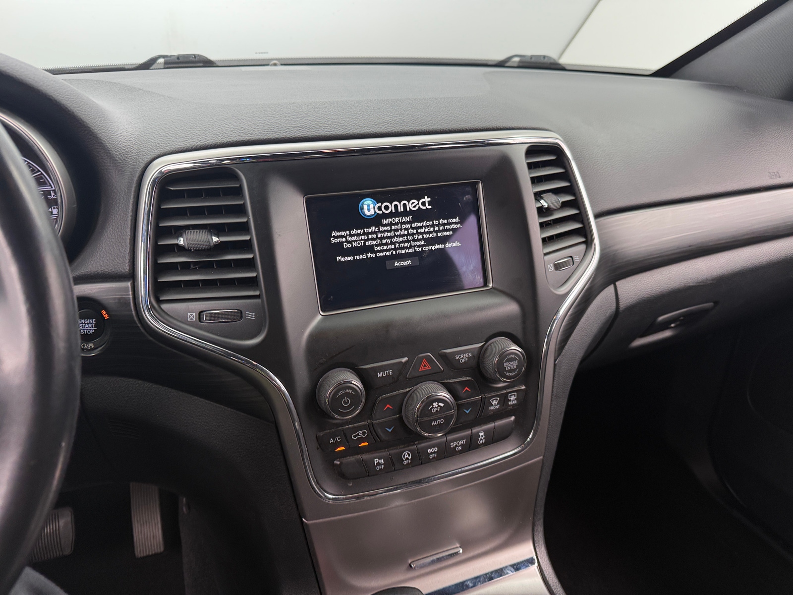 Thumbnail: 2020 Jeep Grand Cherokee - 4