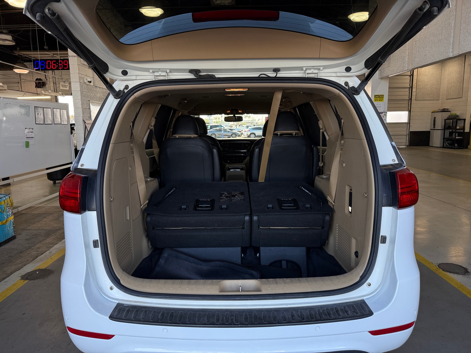 Thumbnail: 2015 Kia Sedona - 7