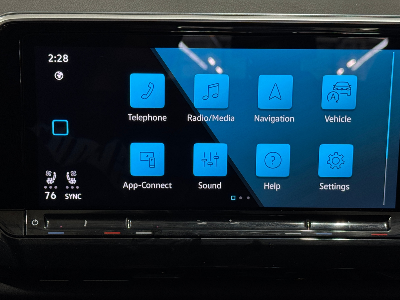 Thumbnail: 2025 Volkswagen Atlas - 3