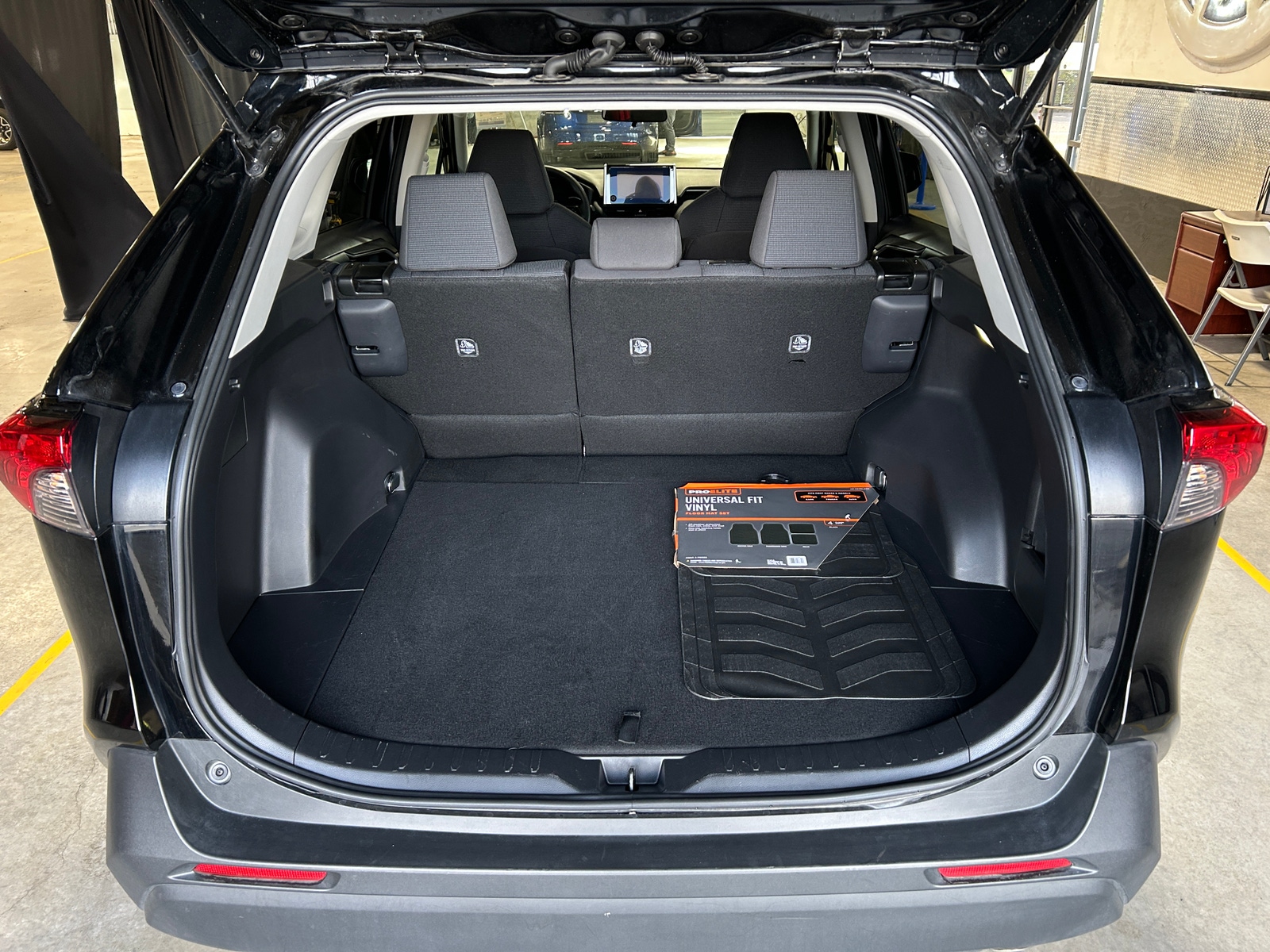 Thumbnail: 2025 Toyota RAV4 - 7