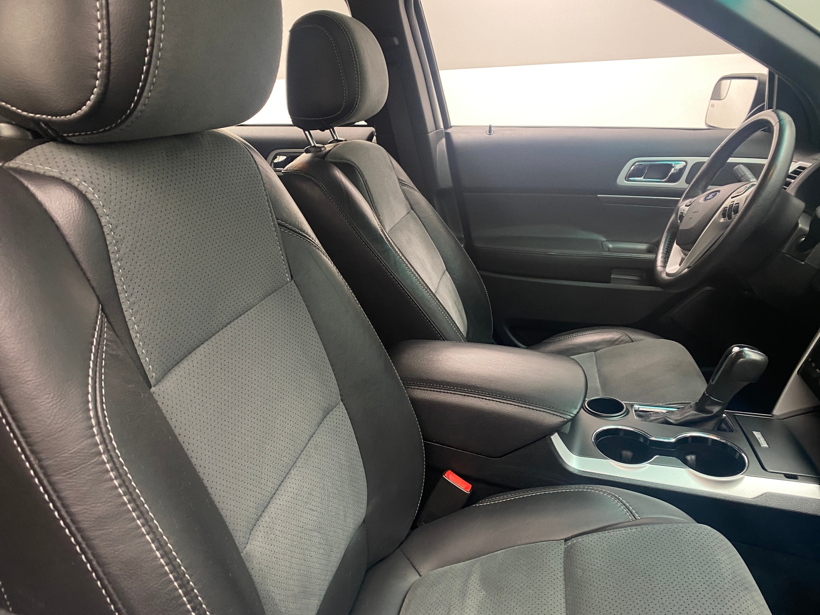 Thumbnail: 2015 Ford Explorer - 2