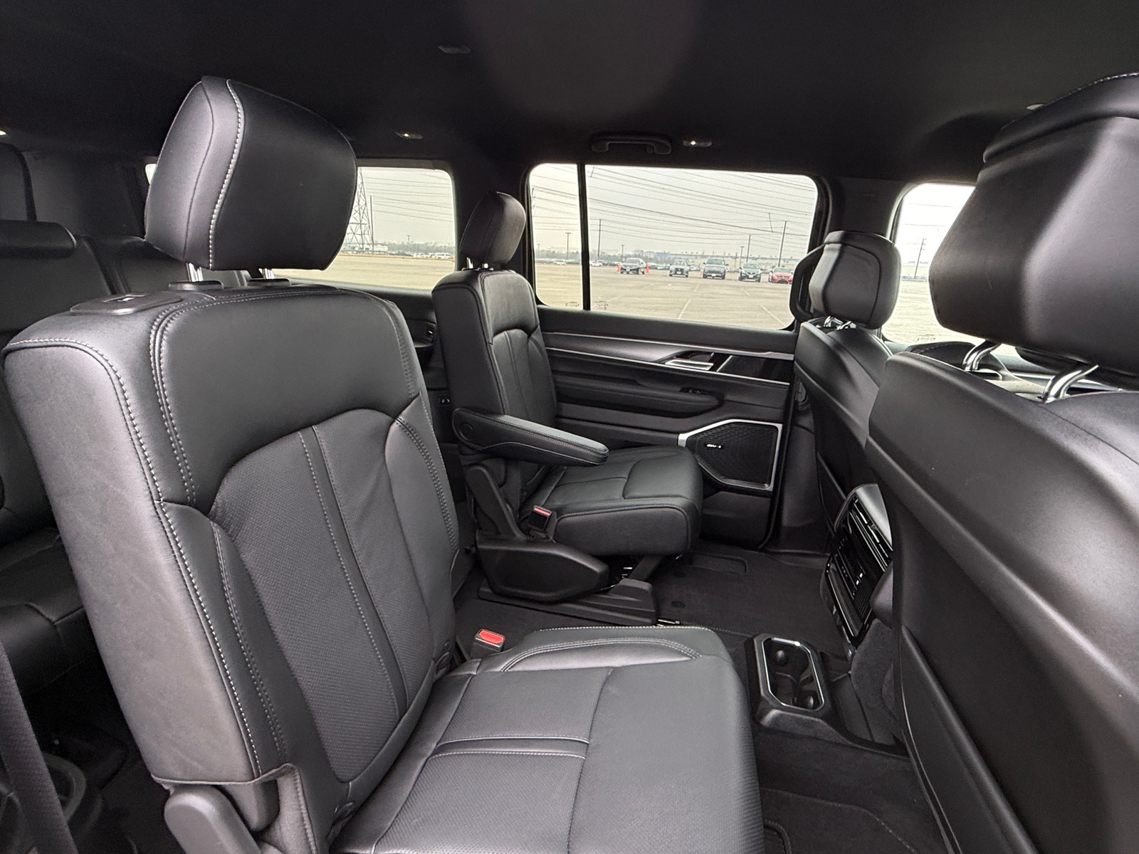 Thumbnail: 2026 Jeep Grand Wagoneer L - 5