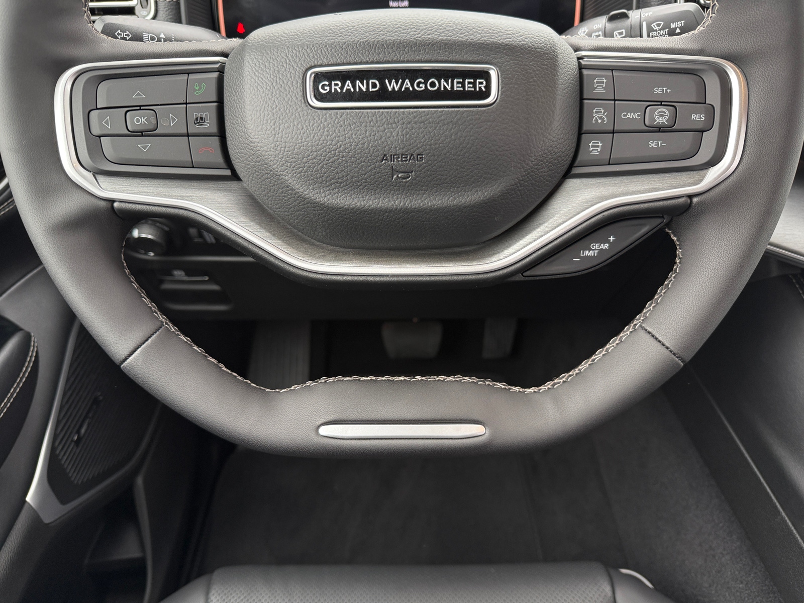 Thumbnail: 2026 Jeep Grand Wagoneer L - 4