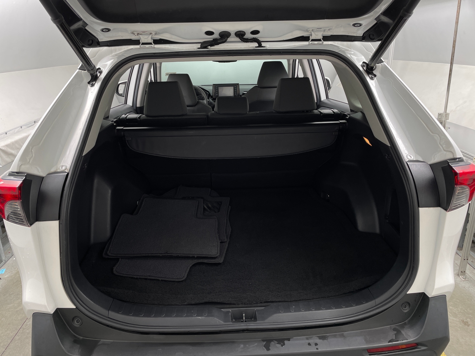 Thumbnail: 2020 Toyota RAV4 - 7