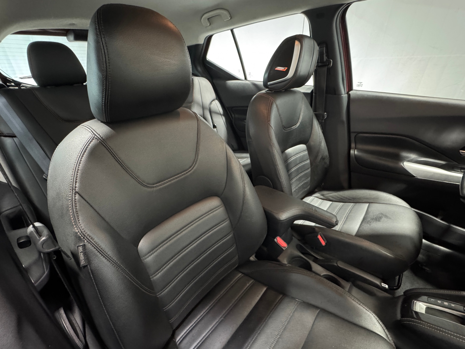 Thumbnail: 2020 Nissan Kicks - 2