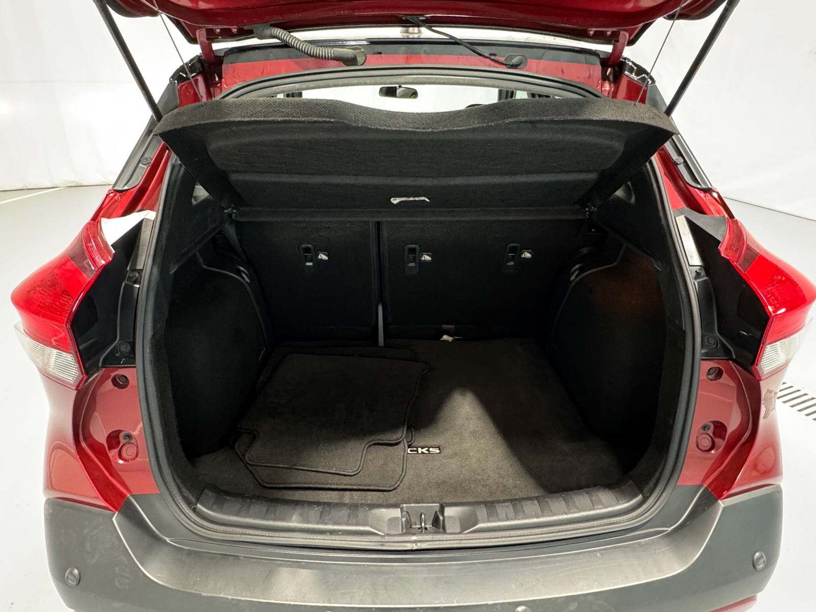 Thumbnail: 2020 Nissan Kicks - 7